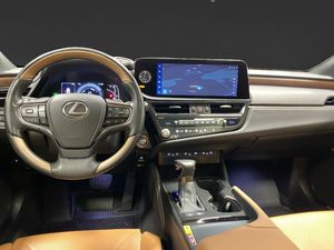 Lexus ES bild 12