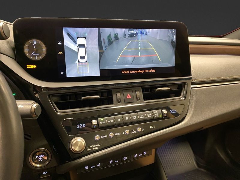 Lexus ES bild 14