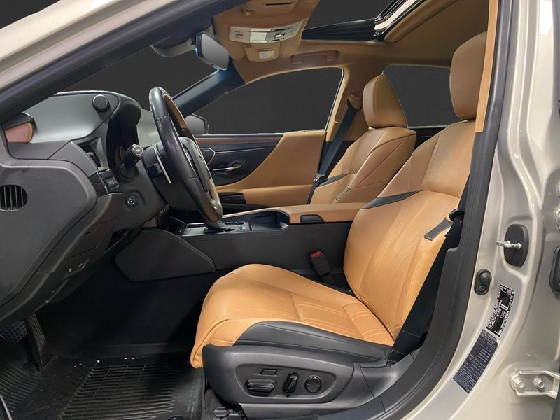 Lexus ES bild 8