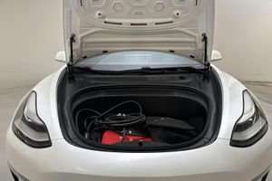 Tesla Model 3 bild 9