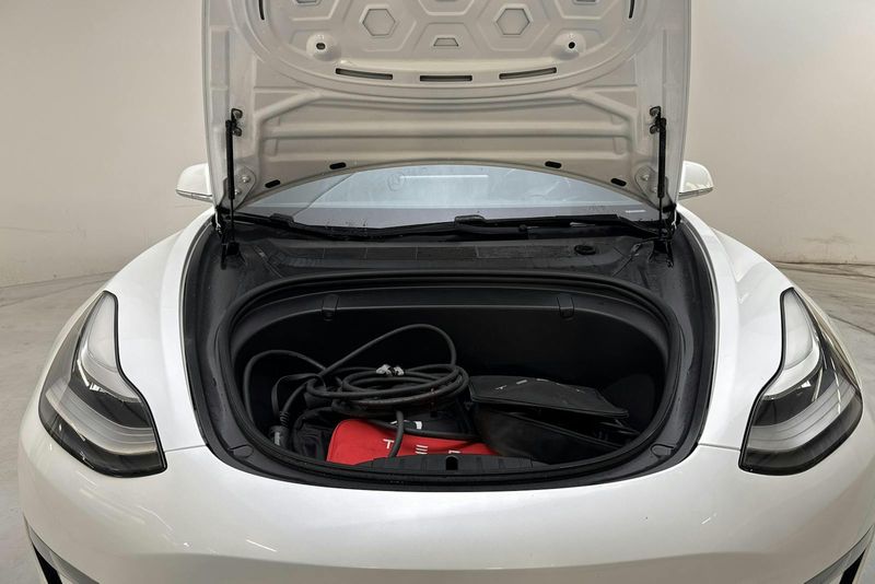 Tesla Model 3 bild 9
