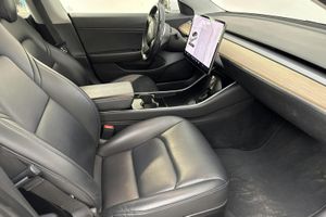 Tesla Model 3 bild 7