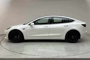 Tesla Model 3 bild 2