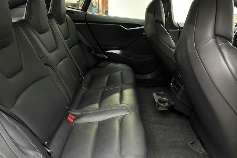 Tesla Model S bild 8