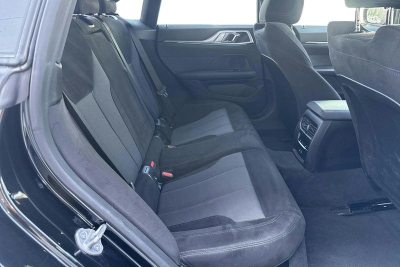 BMW i4 bild 8