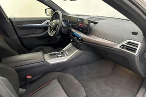 BMW i4 bild 29