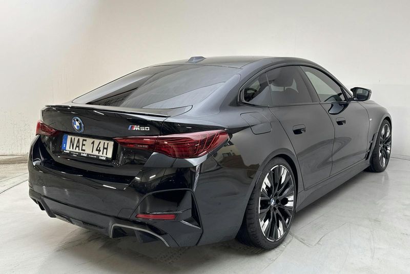 BMW i4 bild 26