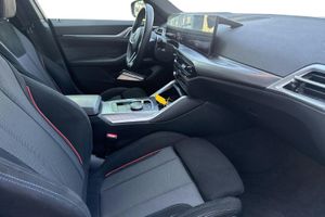 BMW i4 bild 7