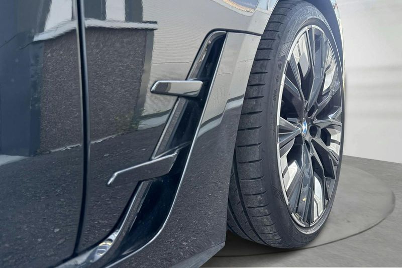 BMW i4 bild 19