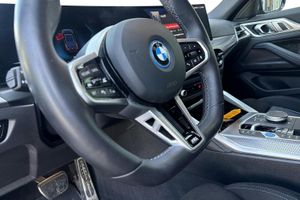 BMW i4 bild 14