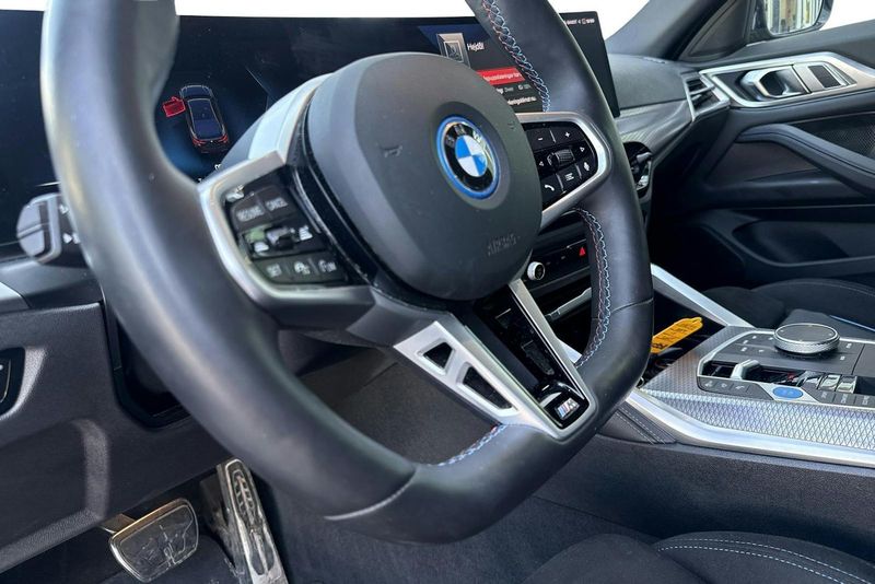 BMW i4 bild 14