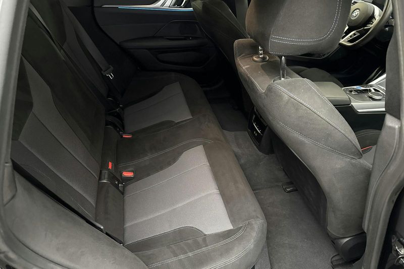 BMW i4 bild 30
