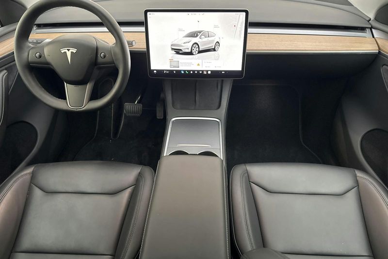 Tesla Model Y bild 6