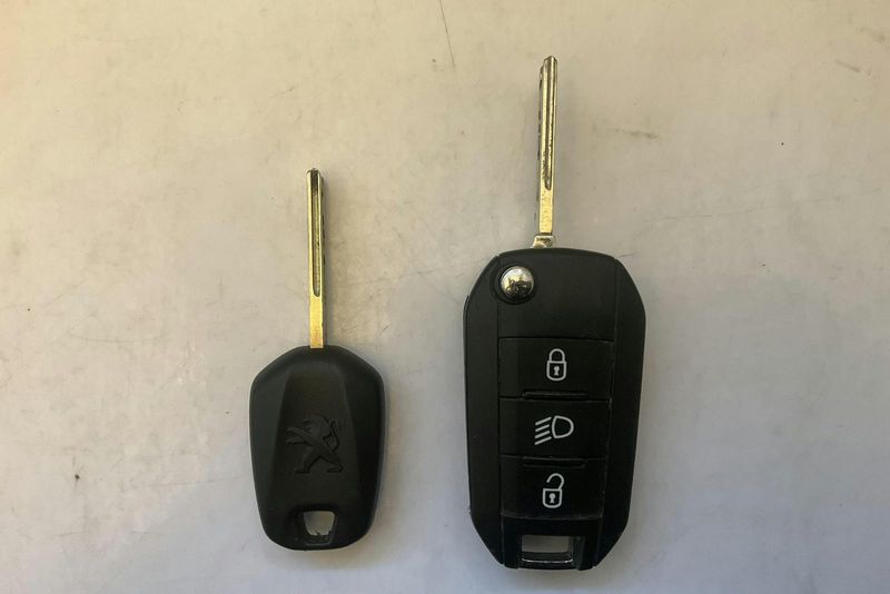 Peugeot 208 bild 11