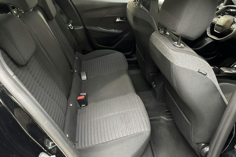 Peugeot 208 bild 8