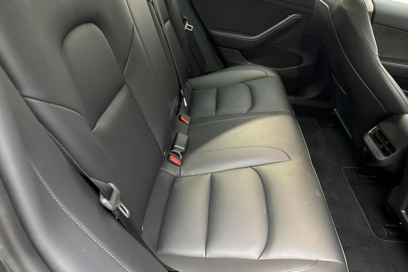 Tesla Model 3 bild 8