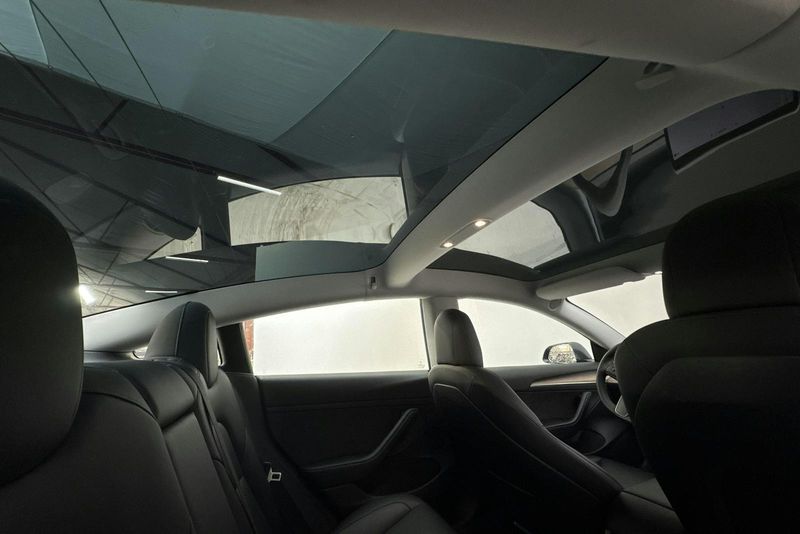 Tesla Model 3 bild 14