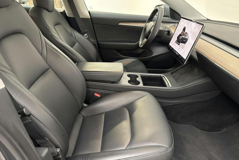 Tesla Model 3 bild 7