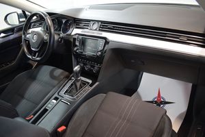 Volkswagen Passat bild 9