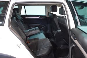 Volkswagen Passat bild 11