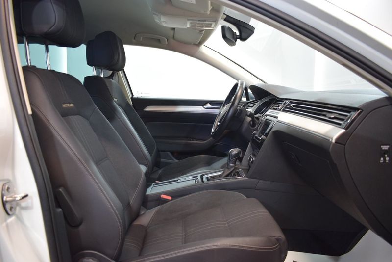 Volkswagen Passat bild 8