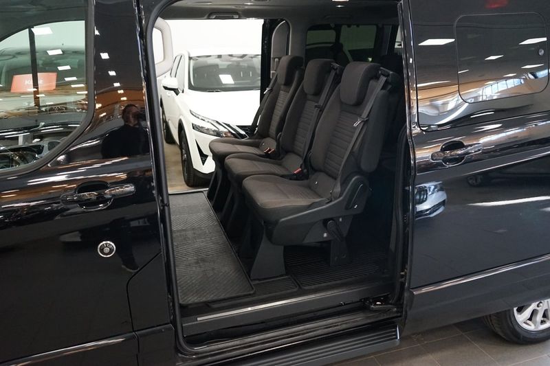 Ford Tourneo Custom bild 17