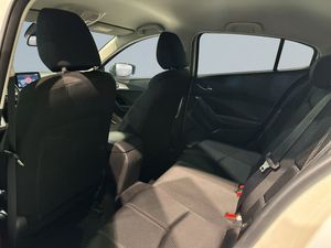Mazda 3 bild 13