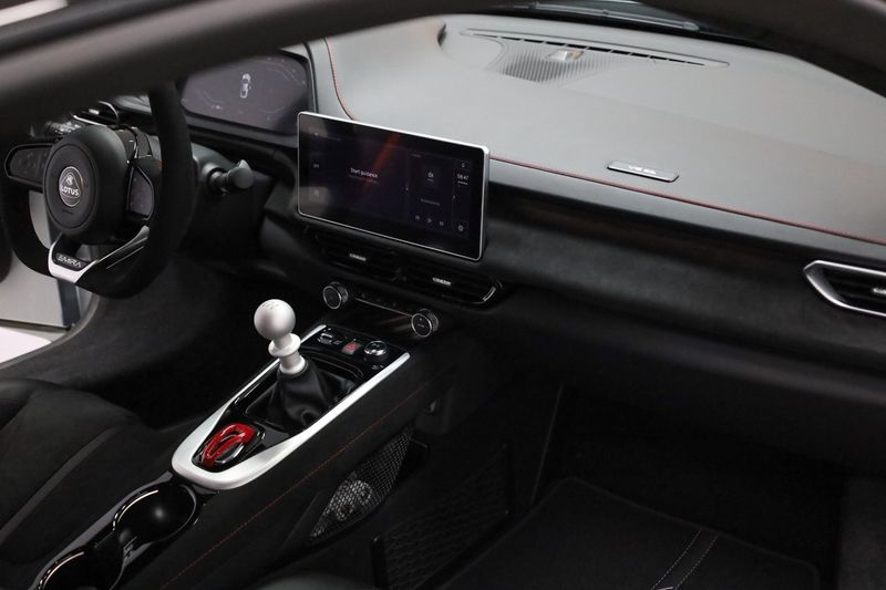 Lotus Emira bild 17