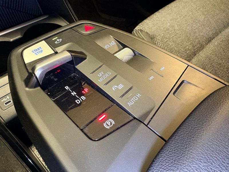 BMW iX1 bild 13