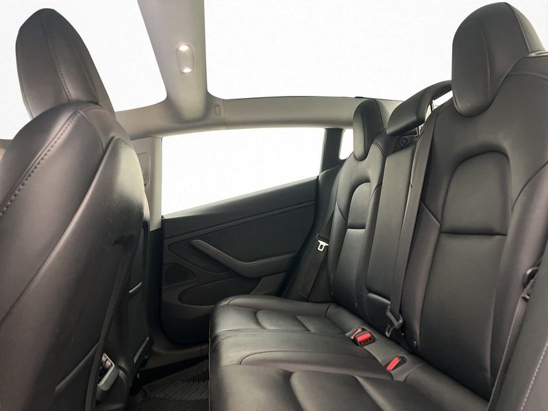Tesla Model 3 bild 19