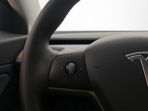 Tesla Model 3 bild 34