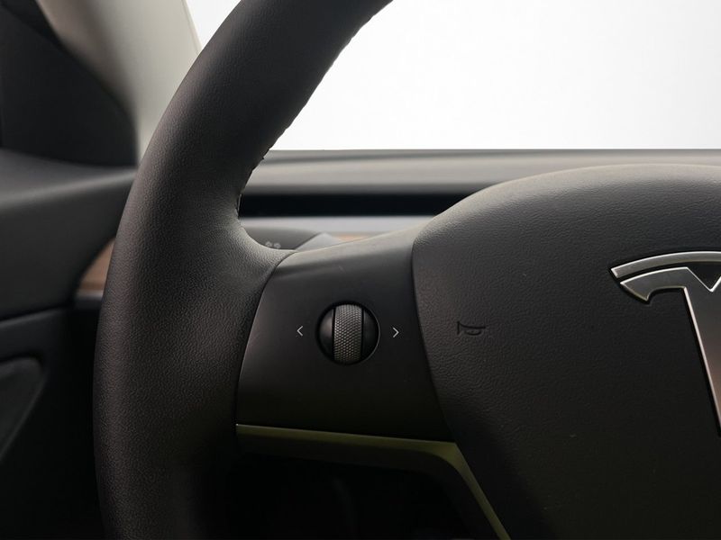 Tesla Model 3 bild 34