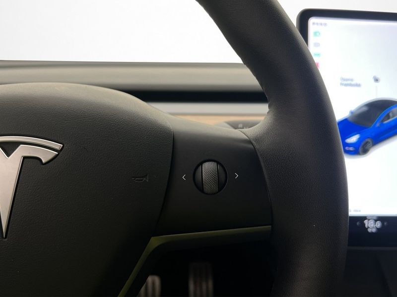 Tesla Model 3 bild 33