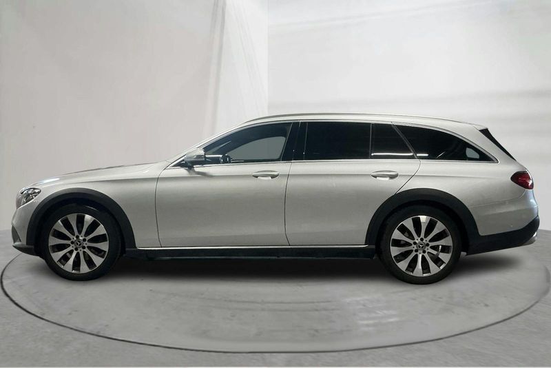 Mercedes E220 bild 2