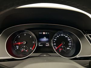 Volkswagen Passat bild 14