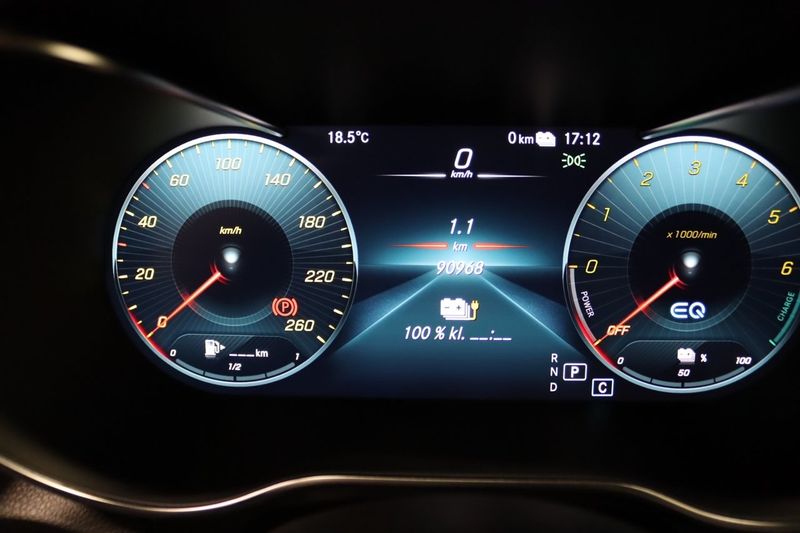 Mercedes GLC300 bild 13