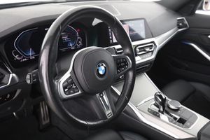 BMW 330 bild 12