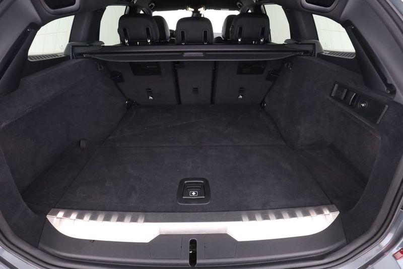 BMW 330 bild 18