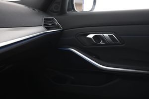 BMW 330 bild 31