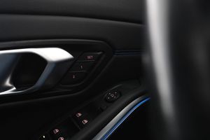 BMW 330 bild 38