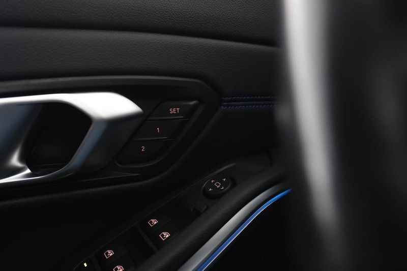 BMW 330 bild 38