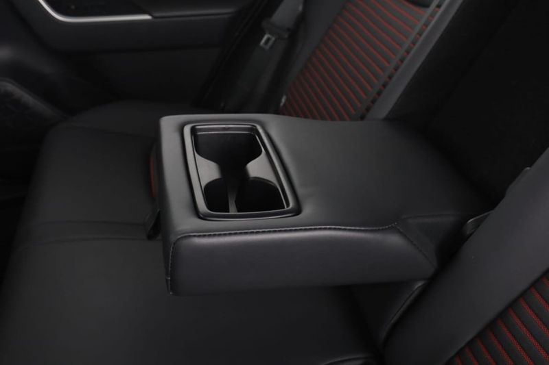 Toyota RAV4 bild 38