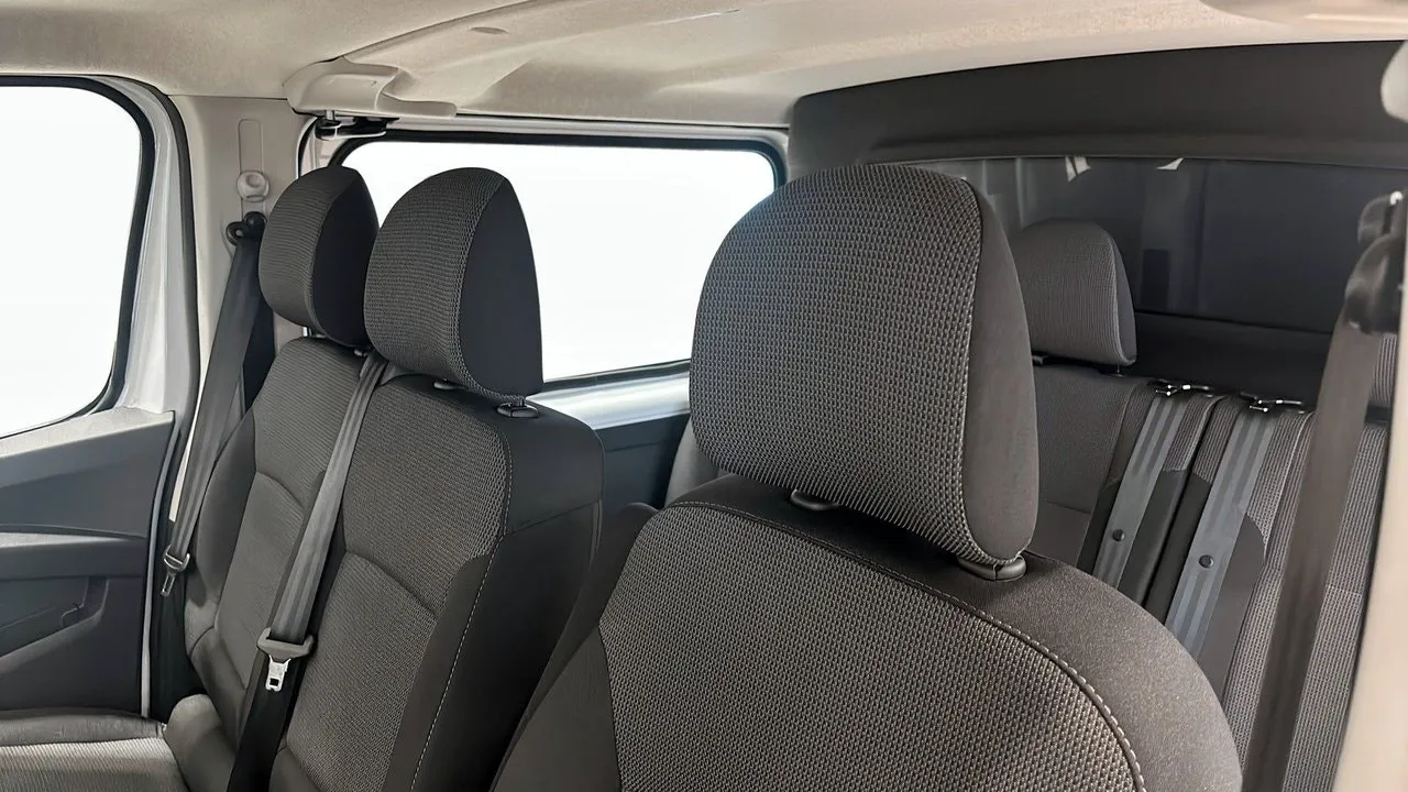 Vehicle image 21