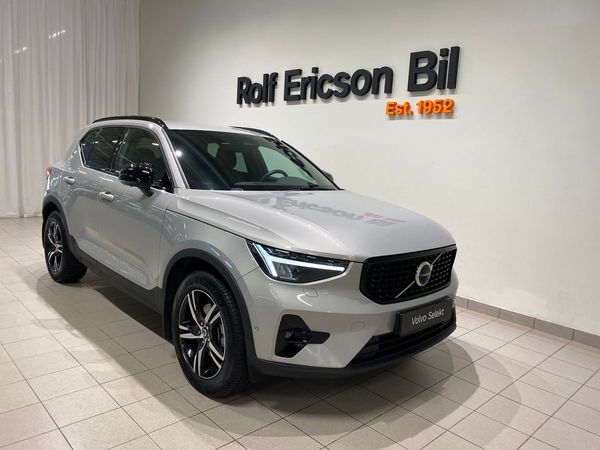 Volvo XC40 B3 FWD Bensin Plus Dark - 2025