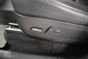 Tesla Model Y bild 15