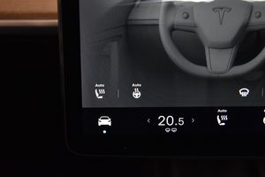 Tesla Model Y bild 21
