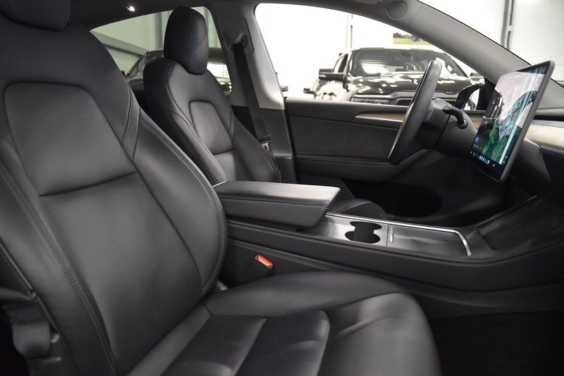 Tesla Model Y bild 12