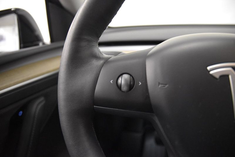 Tesla Model Y bild 10