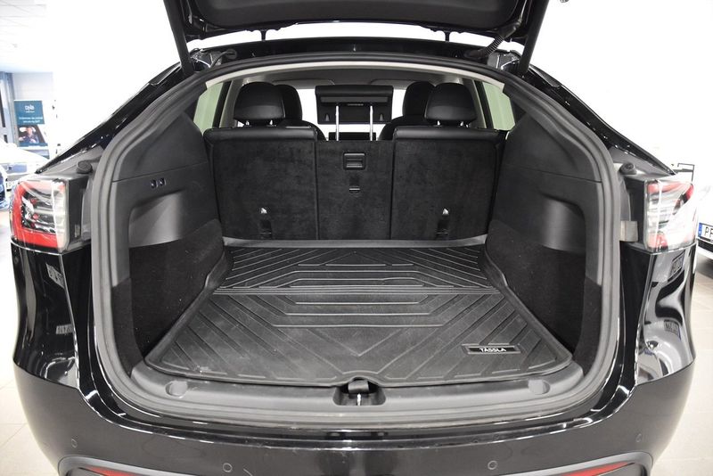 Tesla Model Y bild 24