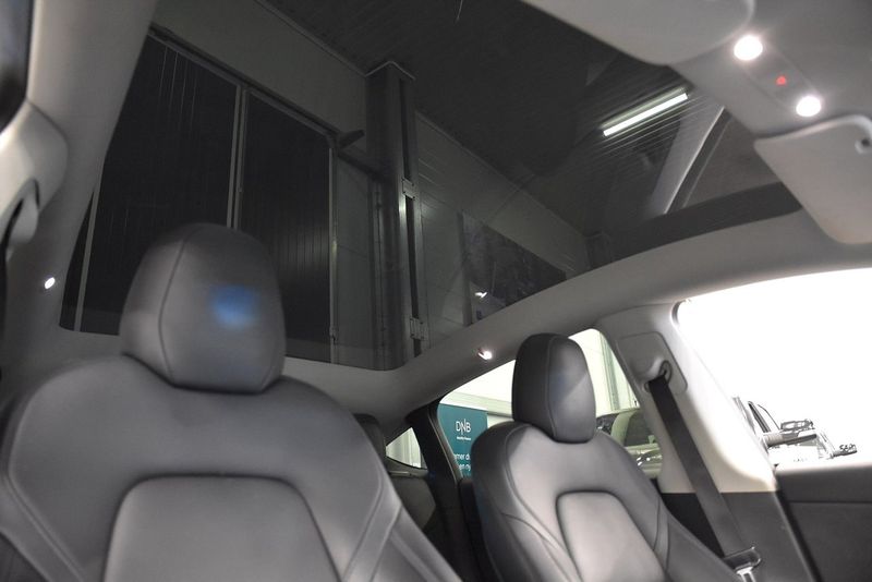 Tesla Model Y bild 13